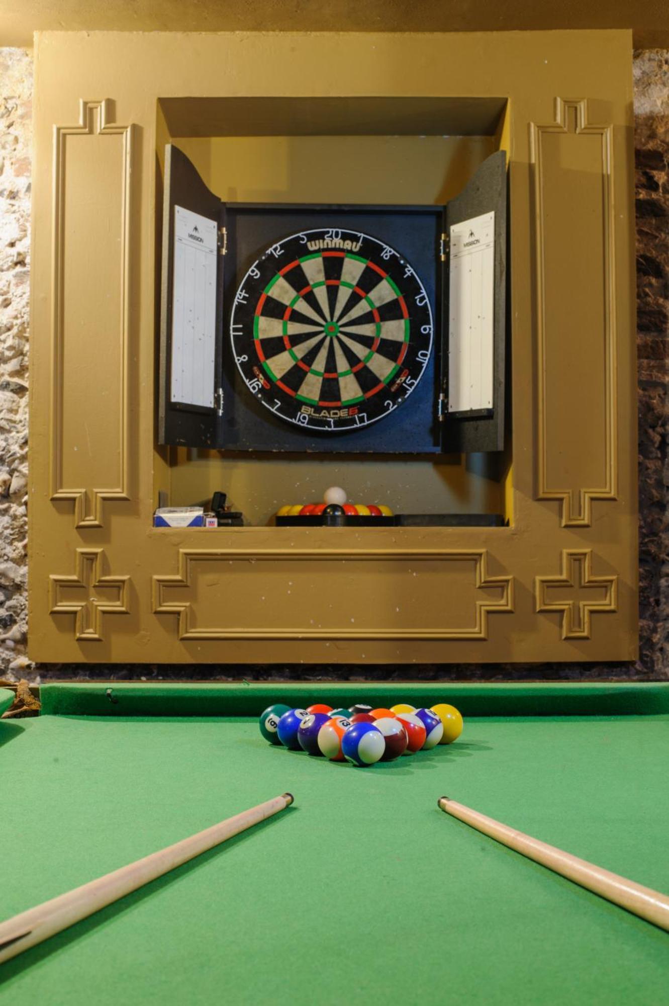 Huge Deluxe 600 Year Old Essex Manor, Hot Tub, Cinema Room, Sky Tv Saffron Walden Exterior photo