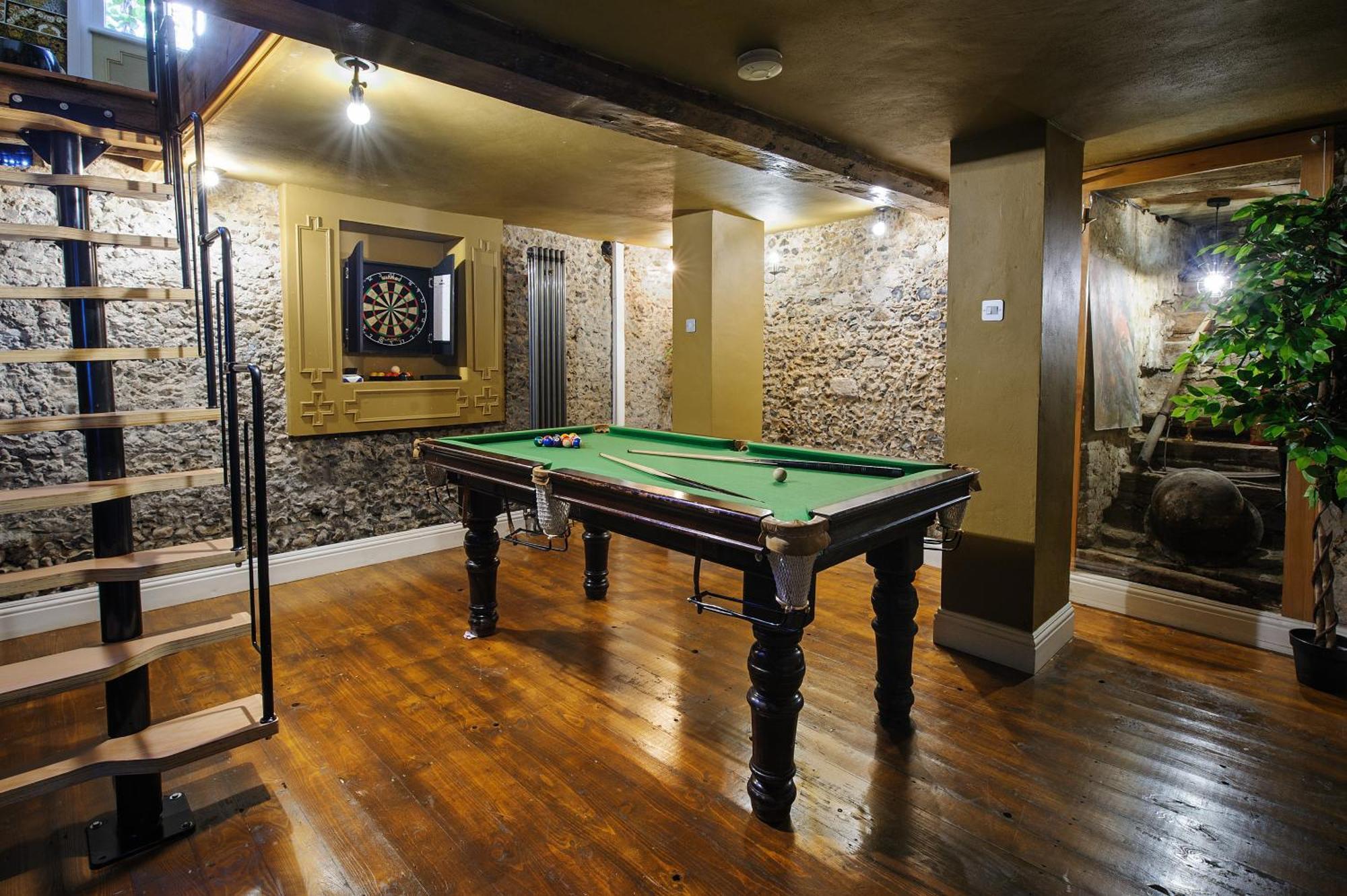 Huge Deluxe 600 Year Old Essex Manor, Hot Tub, Cinema Room, Sky Tv Saffron Walden Exterior photo