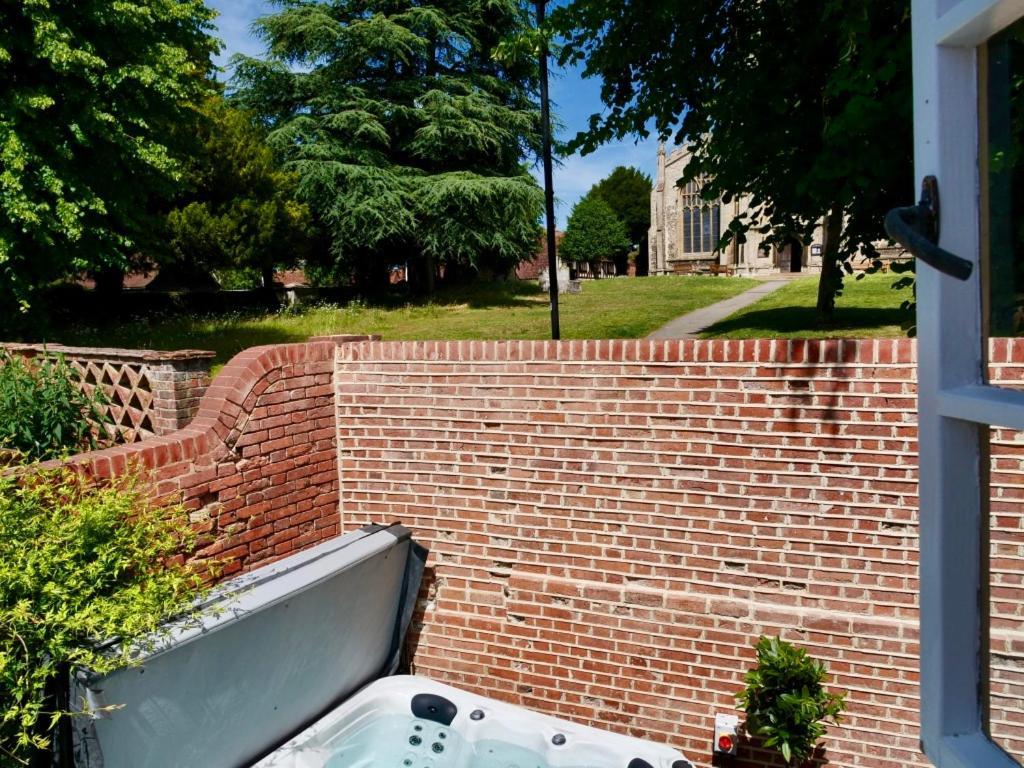 Huge Deluxe 600 Year Old Essex Manor, Hot Tub, Cinema Room, Sky Tv Saffron Walden Exterior photo