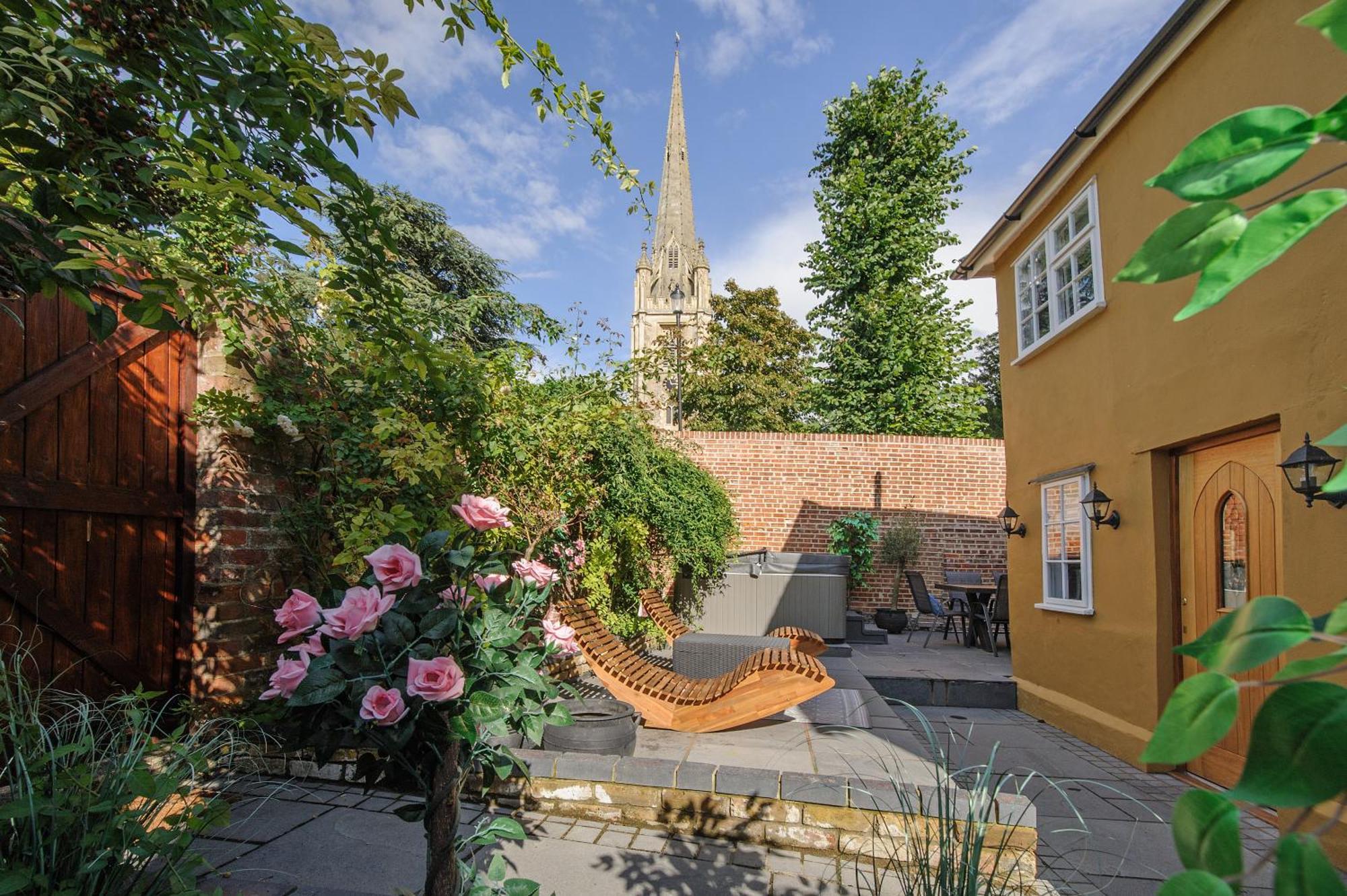 Huge Deluxe 600 Year Old Essex Manor, Hot Tub, Cinema Room, Sky Tv Saffron Walden Exterior photo
